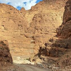 Ab hier gibt es keine Straße mehr 😮, die große Flut im September 2024 hat die Straße völlig zerstört