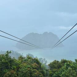 Stillstand. Genau in dem Moment als Romy und André ankamen, fing es in Strömen an zu regnen 🫣