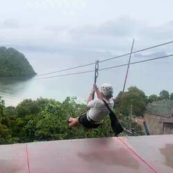 Nach über einer Stunde warten, ging es dann auch für uns endlich los. 😍