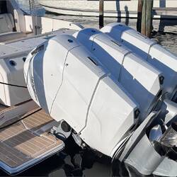 Triple Merc V12 600hp Verado engines, with dual props. Sick...!