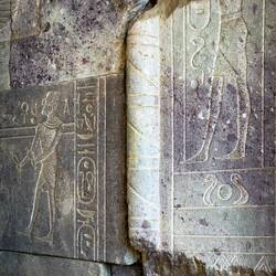 Closer look at the Egyptian symbology on the walls ... Pallanza Cemetery — Verbania, Italy.