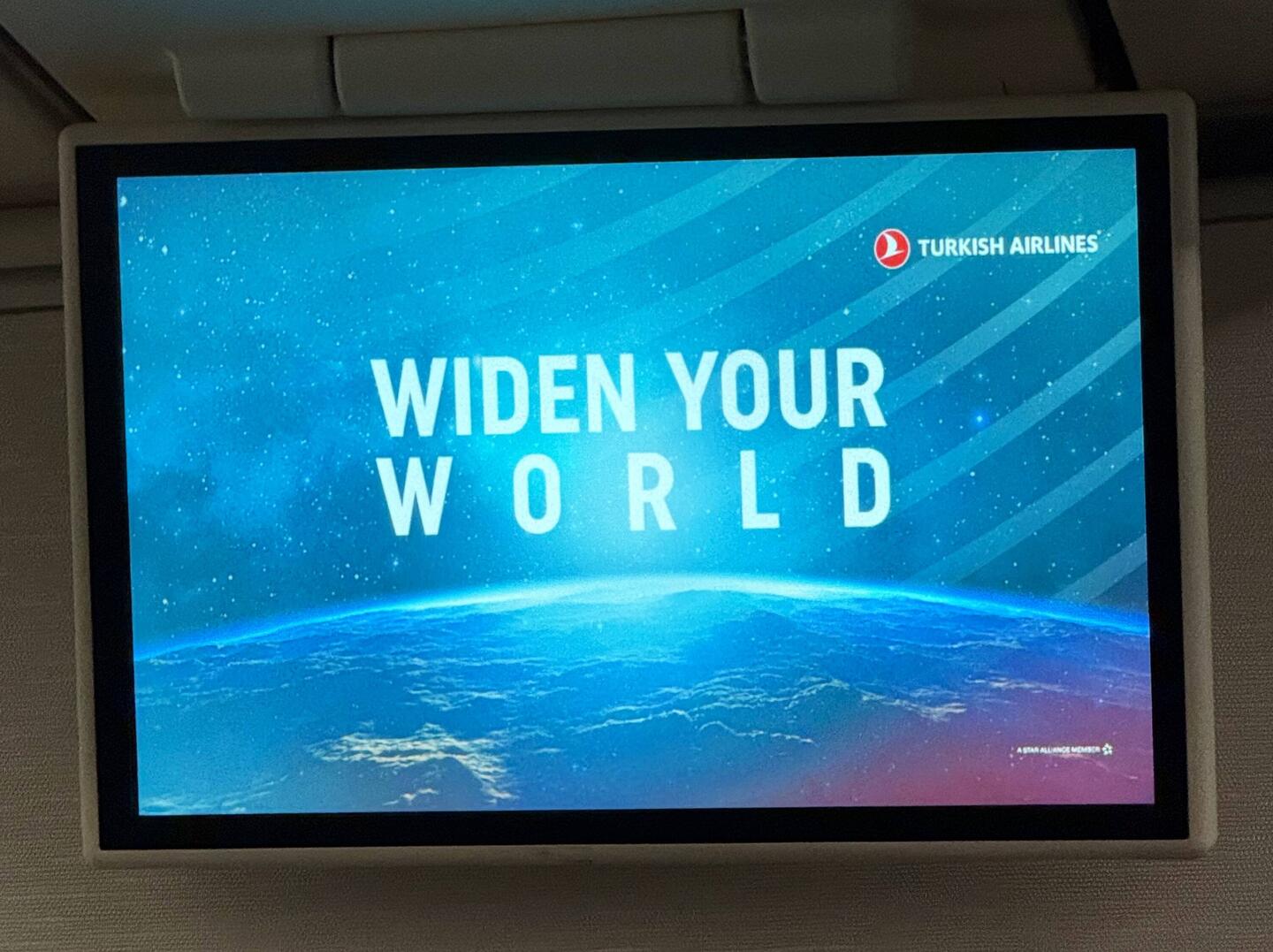 "Erweitere Deinen Horizon" so meine sinngemäße Übersetzung. Na, dann werd' ich mal "widen" 😁