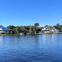 Riverside residences along the Caloosahatchee