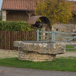 Jedes Dorf hat einen Wasserbrunnen