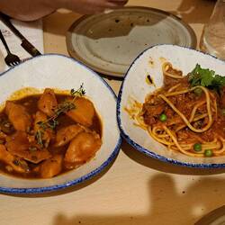 Ravioli e spaghetti di coniglio con anisetta e cannella