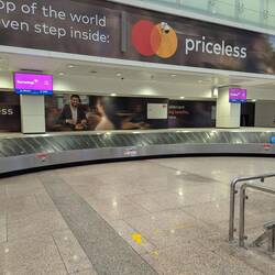 das Blaue ist unser einsamer Koffer 😂