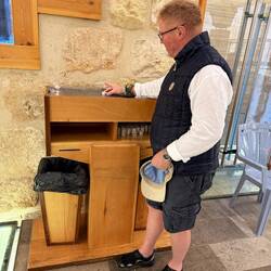 Ein Kerzchen in Ehren kann an diesem historich-spirituellem Plätzchen nicht schaden.