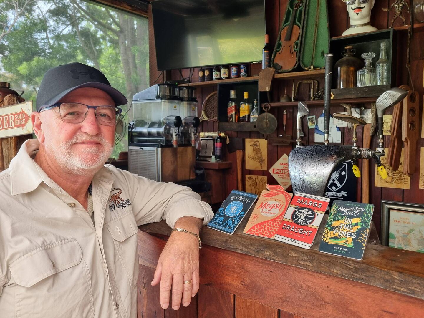 Golf club head beer tap handles