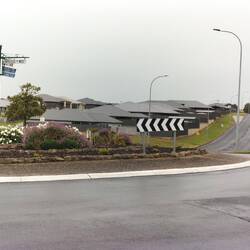 Nieuwe wijk..niks aan. Vaak ook nog helemaal met een schutting er om heen