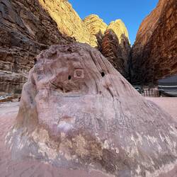 Das Konterfei von Lawrence in Stein gemeißelt.