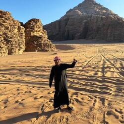 Abdul. Seine einzigen englischen Worte waren: good, fantastic, "Aaaah, Wadi Rum"...