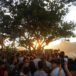 DJ am zuckerhut zum sonnenuntergang