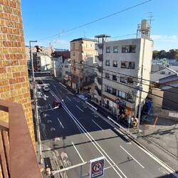 Blick vom Balkon meines Zimmers nach links