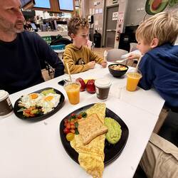 Grosses Frühstück mitten in der Nacht