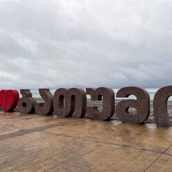 Assuming this says I ❤️ Batumi