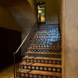 Marilyn Monroe's mirror & Shirley Temple's stairs