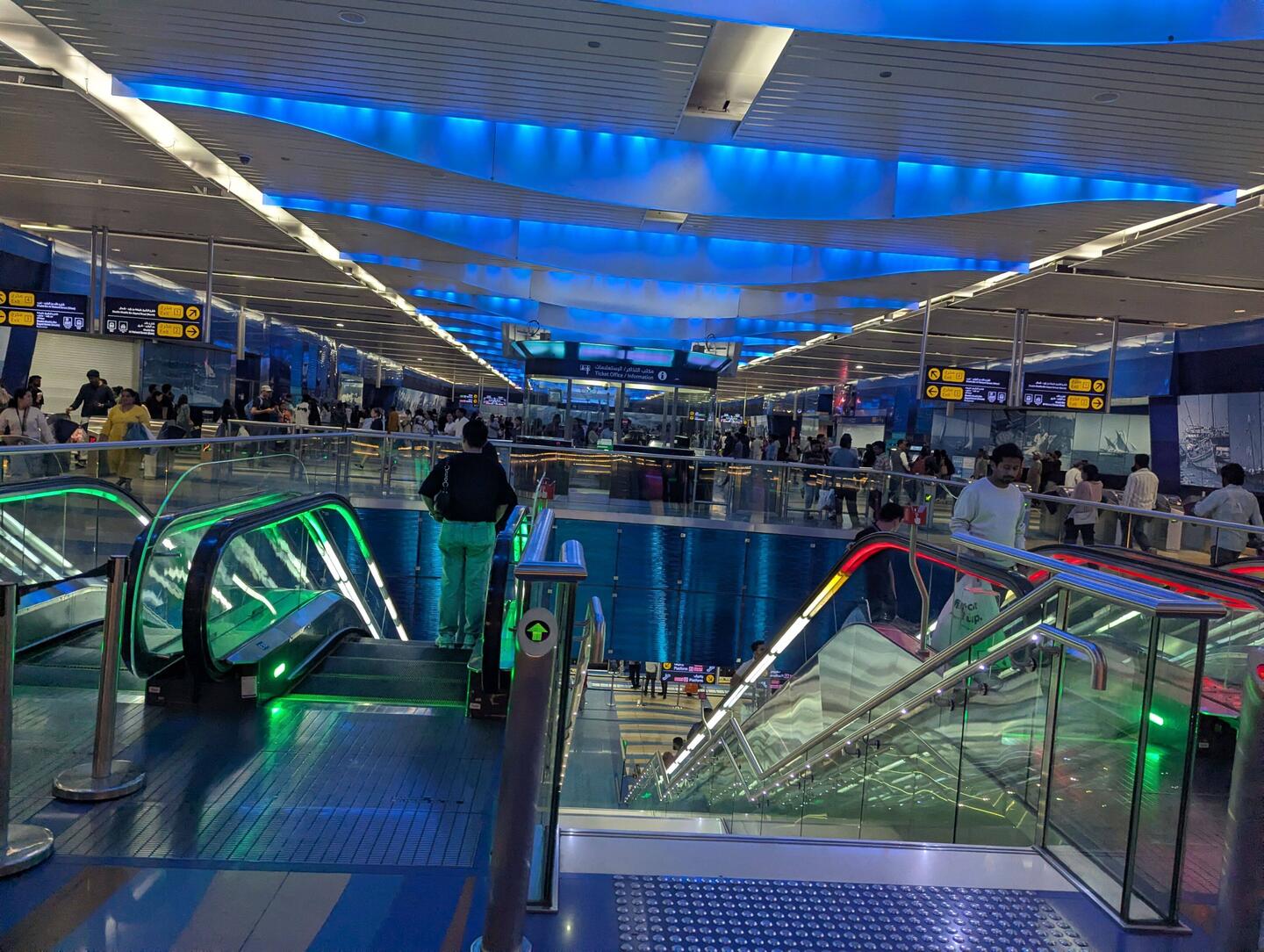 Mit der Metro nach Downtown