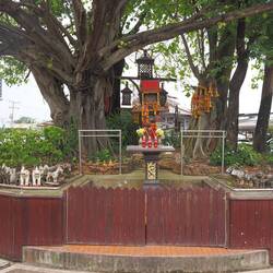 Fürs spirituelle ist gesorgt / Somebody prayed for us