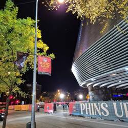 das Stadion ist schon beeindruckend von außen
