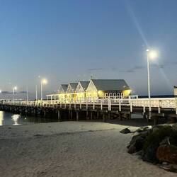 2. längste Seebrücke mit 1,841 Meter länge und kleinen Zug