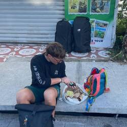 Frühstück am Straßenrand 🙈