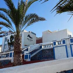 Hier dominieren die Farben weiß/blau - kommt uns ja irgendwie vertraut vor 🤔