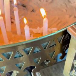 Ton für's Kerzchen für den Weltfrieden.