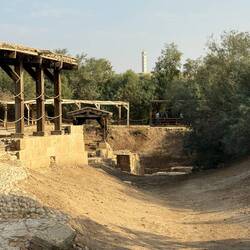 Rings herum wurde im Laufe der Jahrhunderte viele Kirchen gebaut... ...und wieder vergessen...