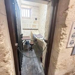 Bis 1991 wurden diese Zellen, wie das gesamte Gefängnis, noch aktiv genutzt!