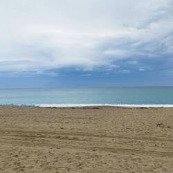 Das Farbenspiel bei dunklen Regenwolken