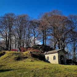 ... mit einem idyllischen Platz für die Mittagsrast.