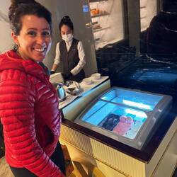 Singapore lounge ... sniffed out a fix. Unfortunately no time for one though.