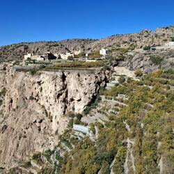 Die Terrassenfelder werden zum Teil noch genutzt.