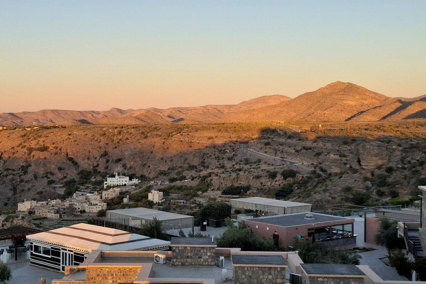 Sonnenaufgangsstimmung - vor unserem Balkon.