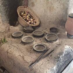 Destillierofen für Rosenwasser