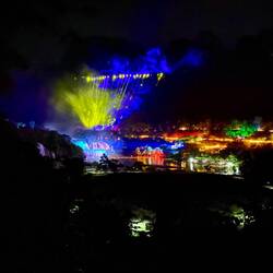 Illumination des Wasserfalls