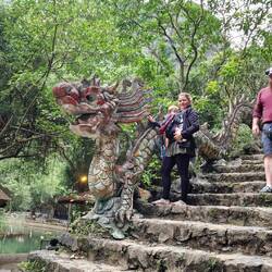 Dann eben den Drachen unten streicheln