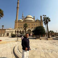 Kairoer vor Kairoer Wahrzeichen (Zitadelle)