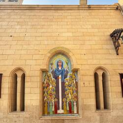 ...Touristenmassen hier, denn diese Kirche hat etwas besonderes...