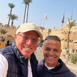 ...und Hamdy. Mein "Einflüsterer" für alles was in Stein gemeißelt und mummifiziert ist.