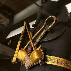 ...alles echt... ...alles original... ...wie konnten die Ägypter so etwas herstellen? Rätsel!