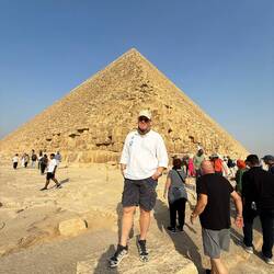 Die Seiten der Pyramiden sind exakt in die Himmelsrichtungen ausgerichtet.