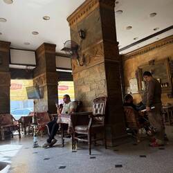 Endlich mal das normale Leben. Durchatmen in einer Shishsbar.