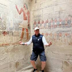 ...hmmh... ...Oh Geist, oh Geist komme endlich hernieder sonst schießt's ins Kreuz mal wieder..