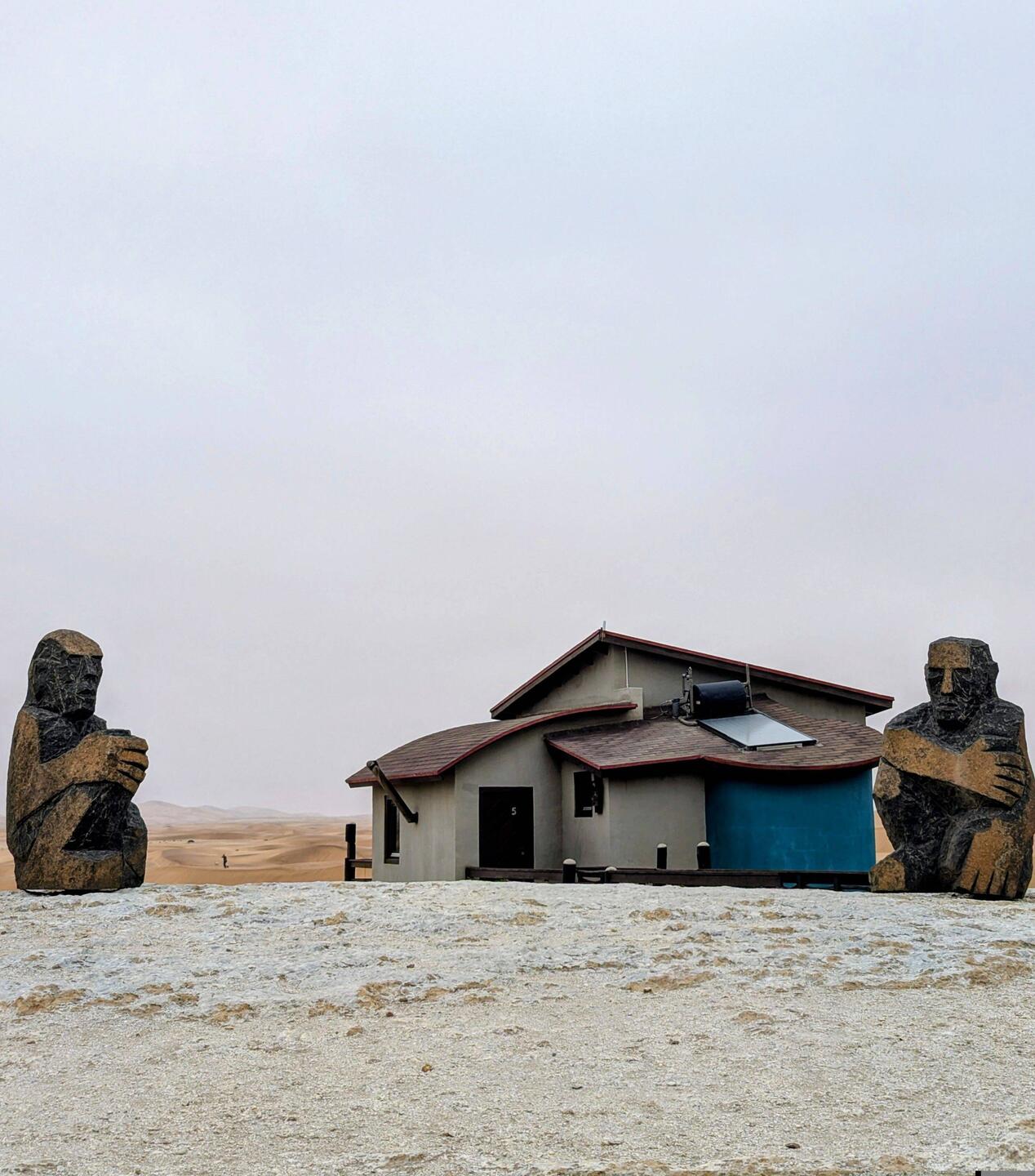 Übernachtung am Swakop Rivier am Rand der Dünen