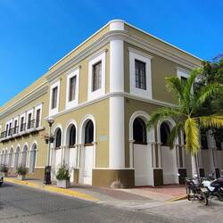 Mit Wassertaxi und Pulmonia geht's nach Mazatlán