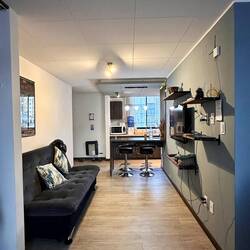 Alles da und tut. Sogar warm Wasser und kleine Heizung