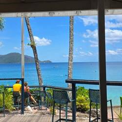 Lunchtime in paradise