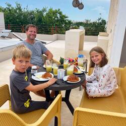 Geburtstagsfrühstück auf der Dachterrasse