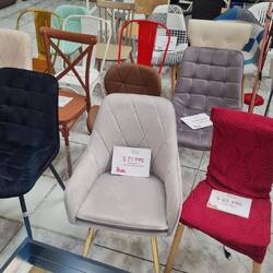 Auswahl an Stühlen, Preis: Die letzten 3 Ziffern weglassen -> Euro